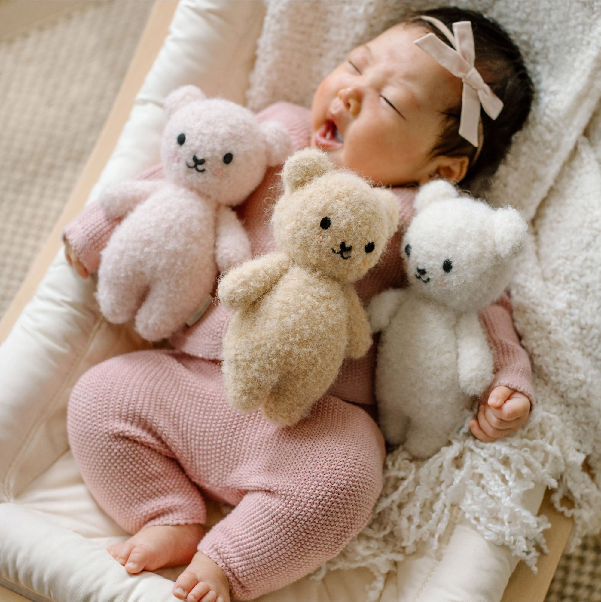 Baby bouclé bear (strawberry)