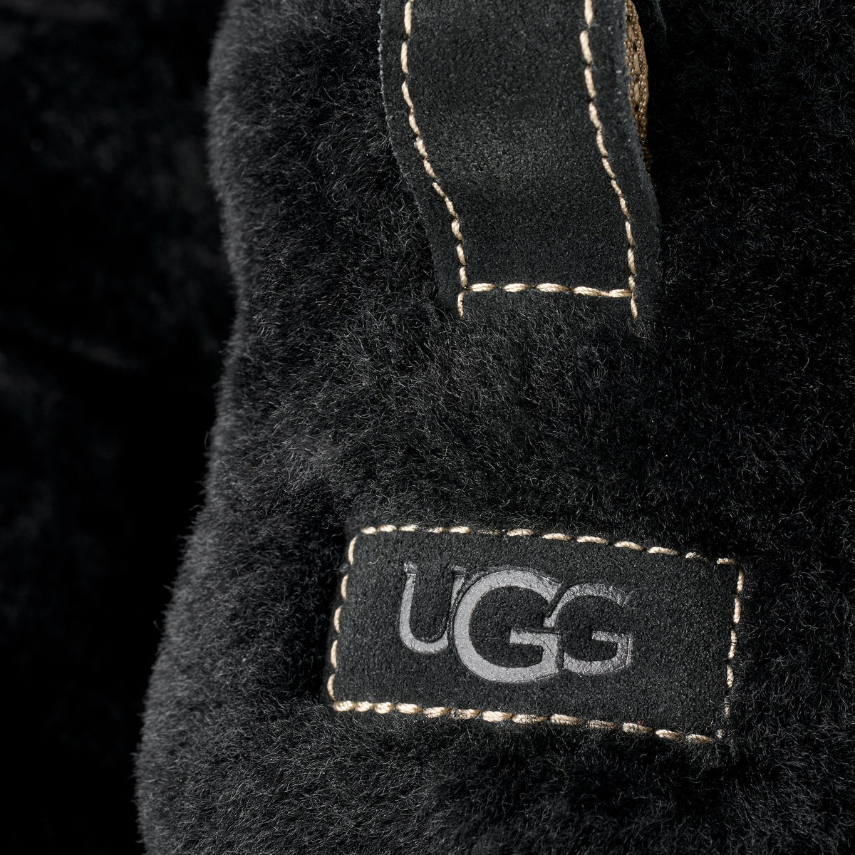 UGG Women's Classic Ultra Mini Fluffed